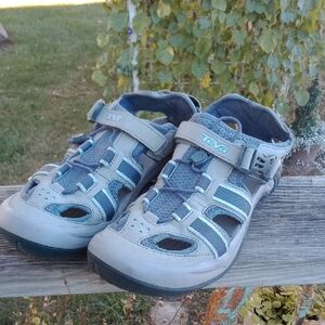 Teva Women's 9.5 Sandals in Gray and Blue